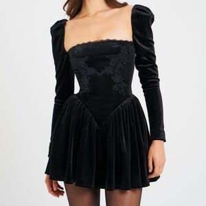 DISO!! Miss Circle Yolanda Velvet Dress